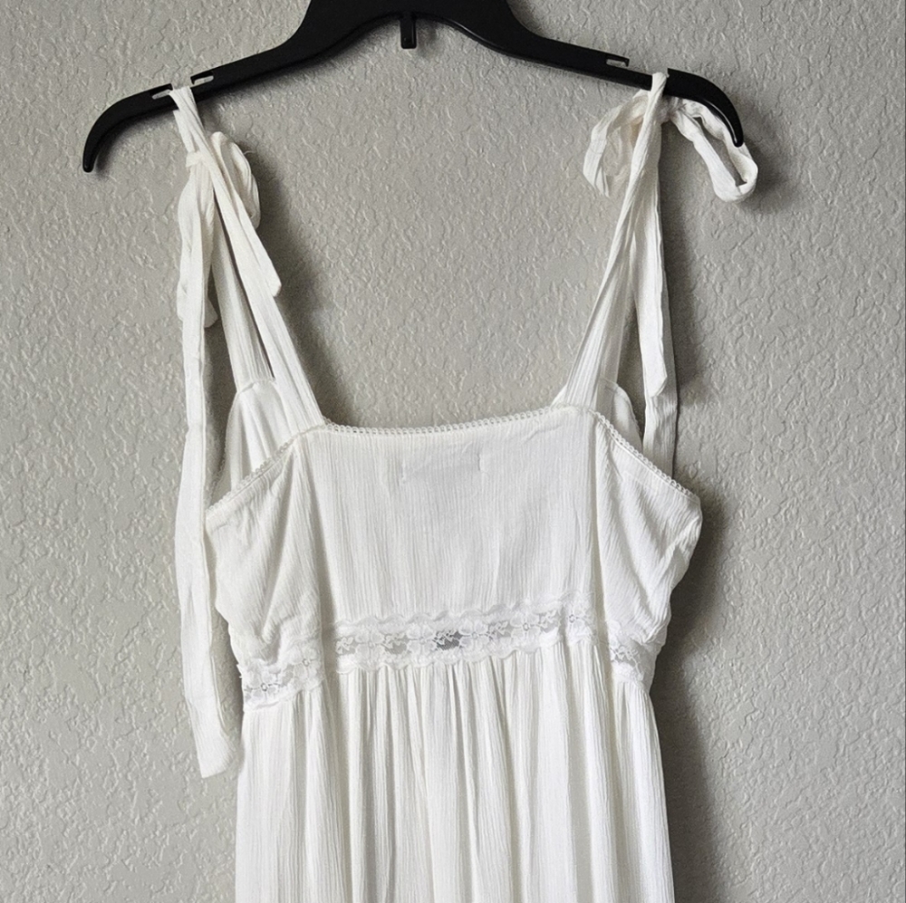 Elegant Bohemian Country Laced White Maxi Dress - Picture 7 of 14